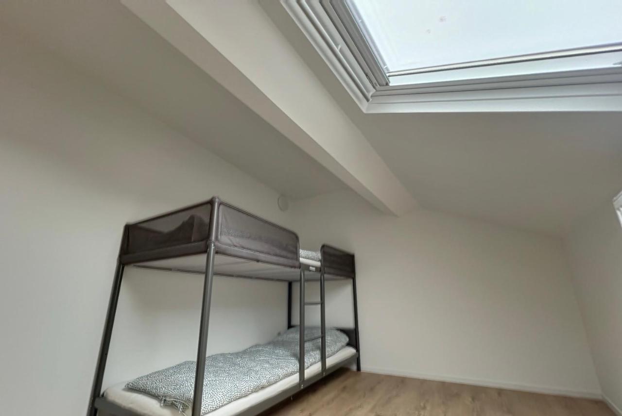 Charbonnel 2 Bruxelles-Charleroi-Airport Villa Екстериор снимка